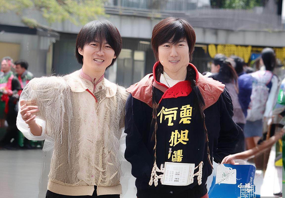 雄鹿队球星达米安·利拉德年薪6823万美元登顶NBA薪资榜，超级顶薪合同引热议